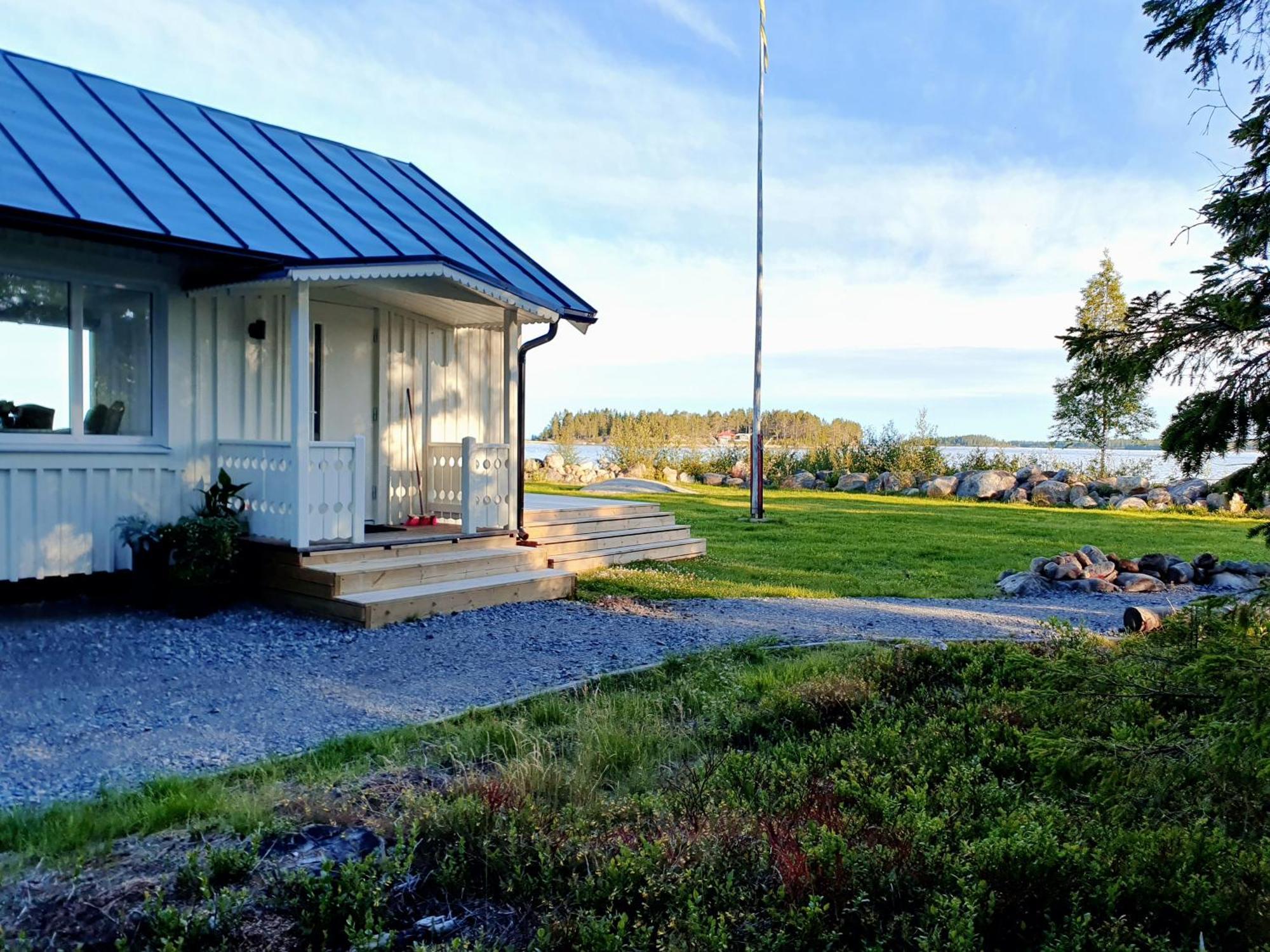 Stuga Med Havsutsikt Robertsfors Extérieur photo