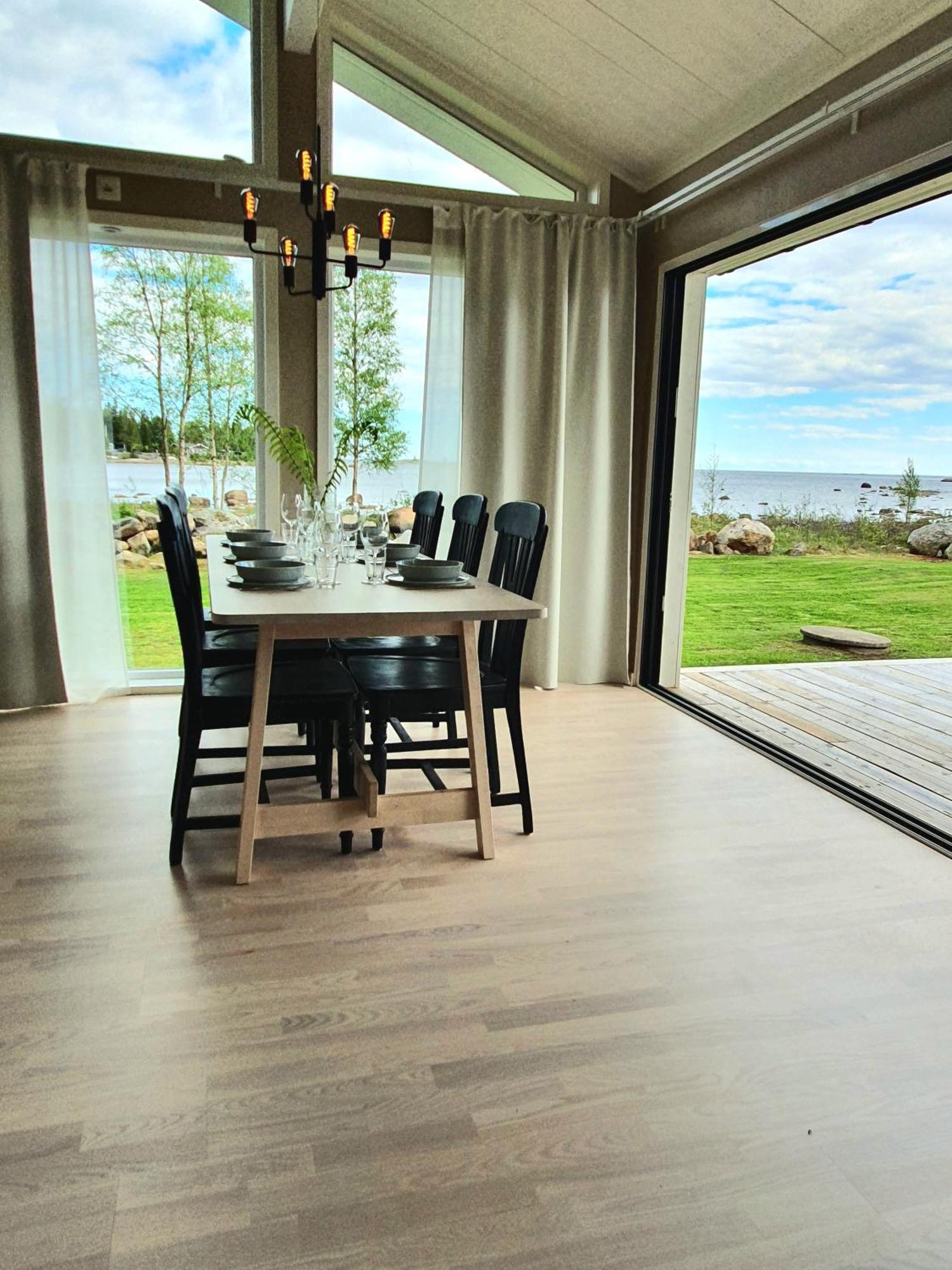 Stuga Med Havsutsikt Robertsfors Extérieur photo