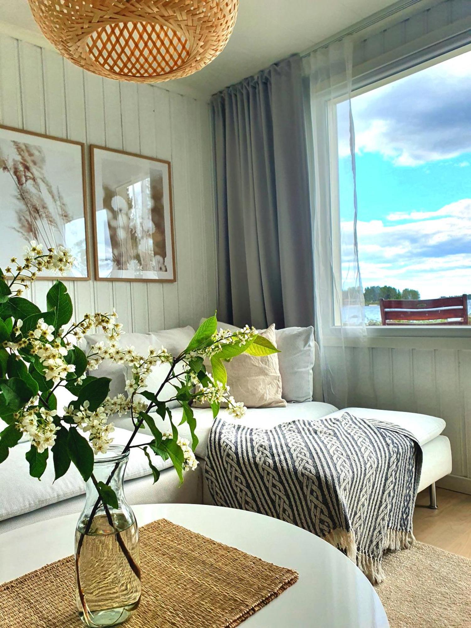 Stuga Med Havsutsikt Robertsfors Extérieur photo